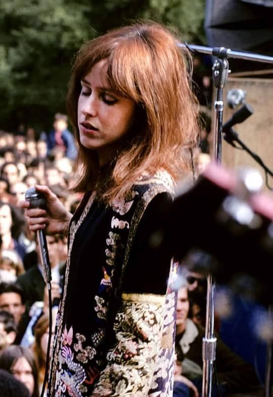 Read more about the article Grace Slick
